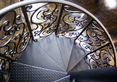 escalier en colimaçon en métal